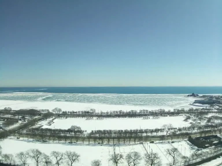 Thawing of Lake Michigan